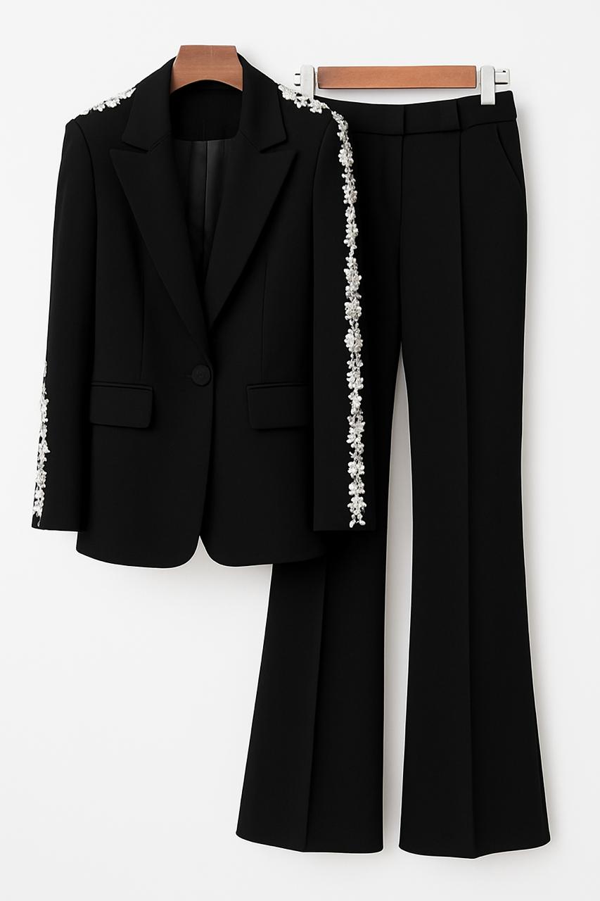 Crystanova A dazzling crystal - embellished blazer and pants set - Lu Di Lusso