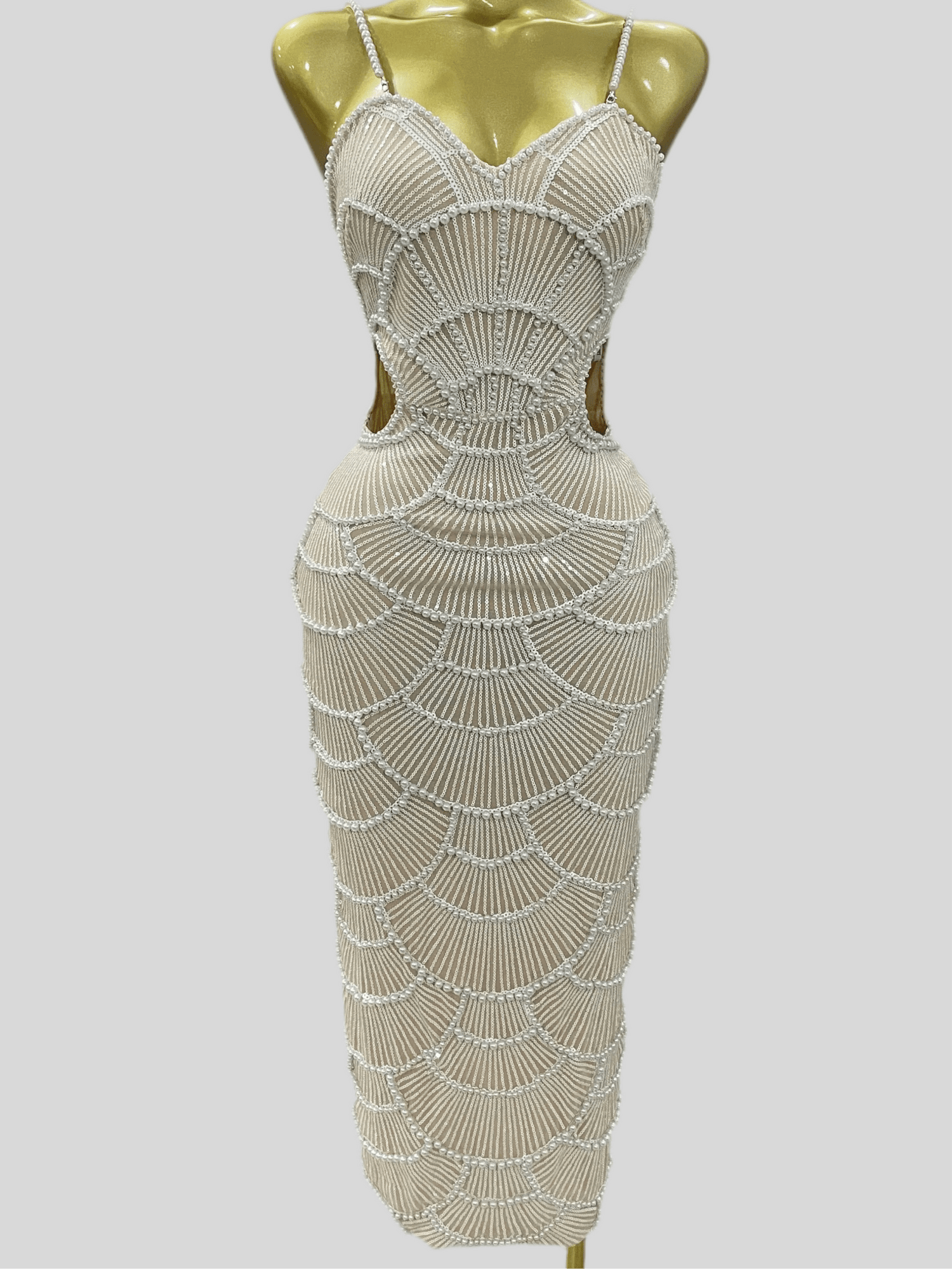 Ivory Pearl - A dreamy bridal dress adorned with pearls. - Lu Di Lusso
