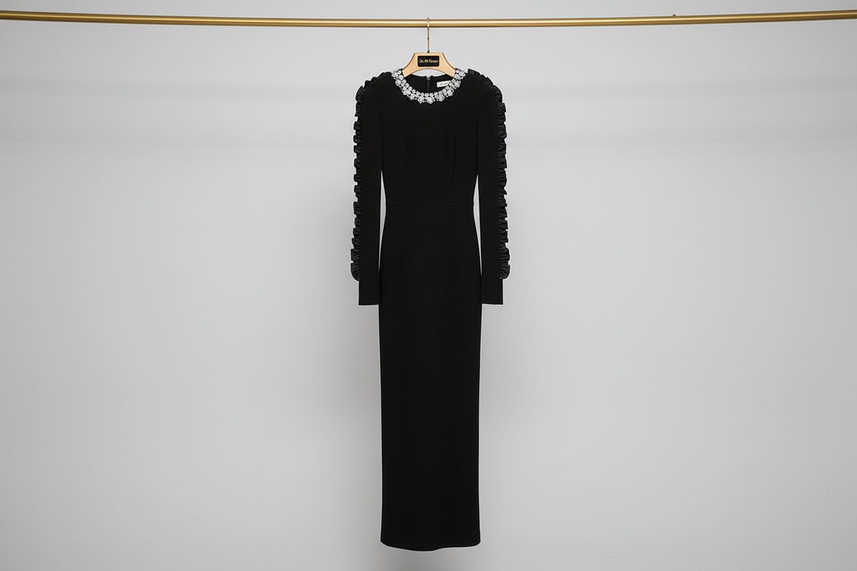 LARINA Elegant Pleated long Dress - Lu Di Lusso