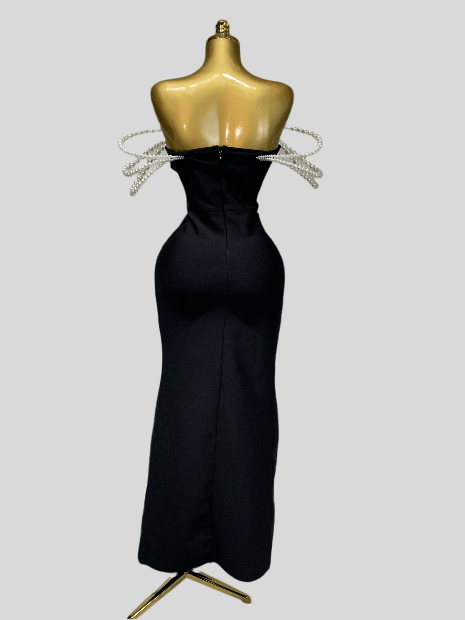 Luella - A long bandage dress with Pearl details - Lu Di Lusso