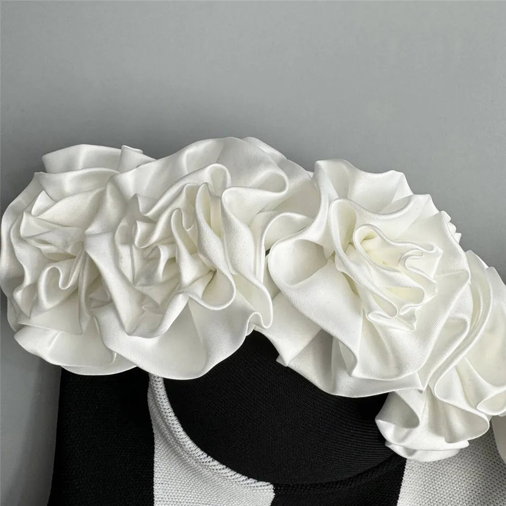 Monirosa - A Luxury strapless striped bandage mini dress with elegant white roses. - Lu Di Lusso