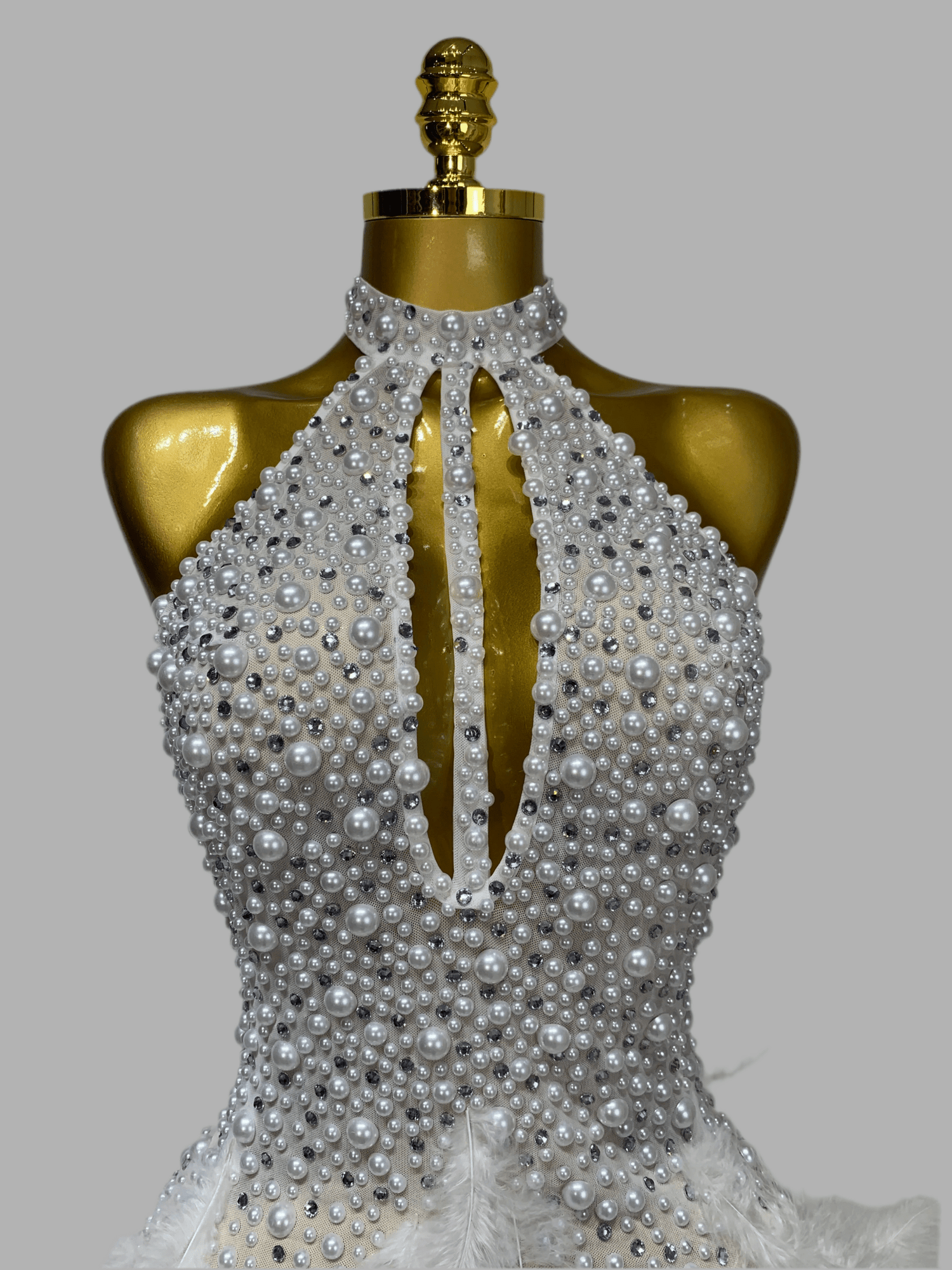 Perlamode Short pearl - embellished dress with feathers - Lu Di Lusso