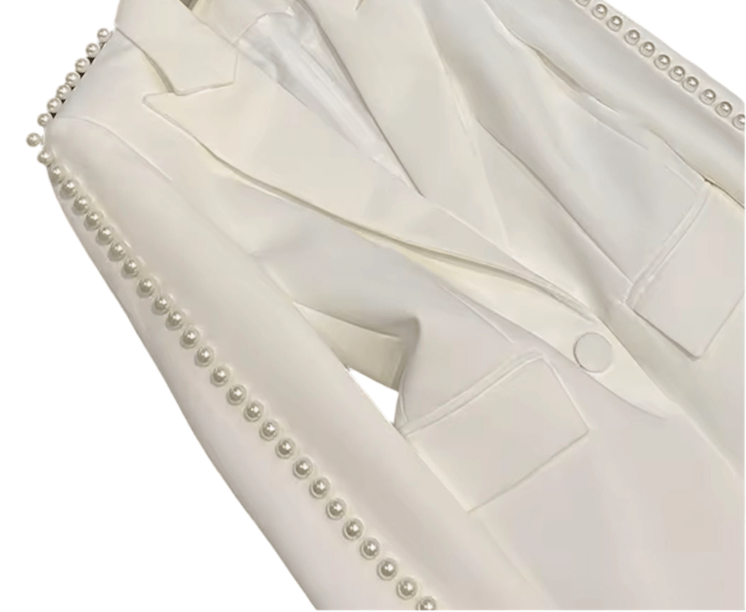 Perliva blazer and pants set with delicate pearl details. - Lu Di Lusso